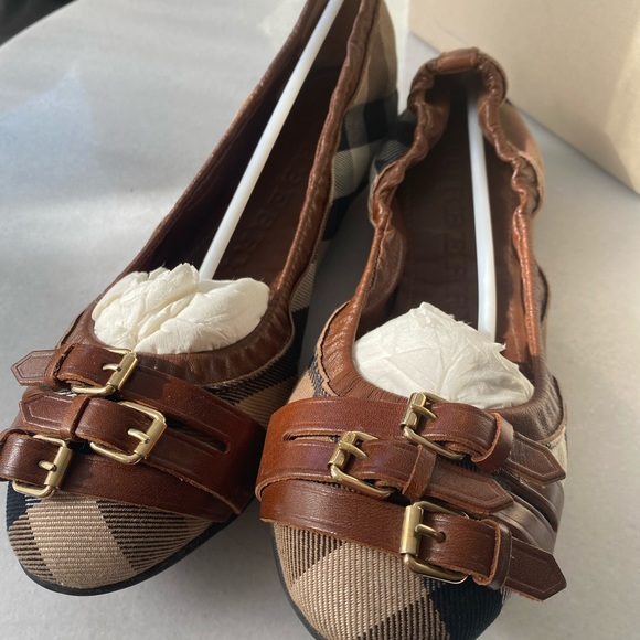 Burberry ballet flats in brand new like condition 7.5 7 - Picture 2 of 12